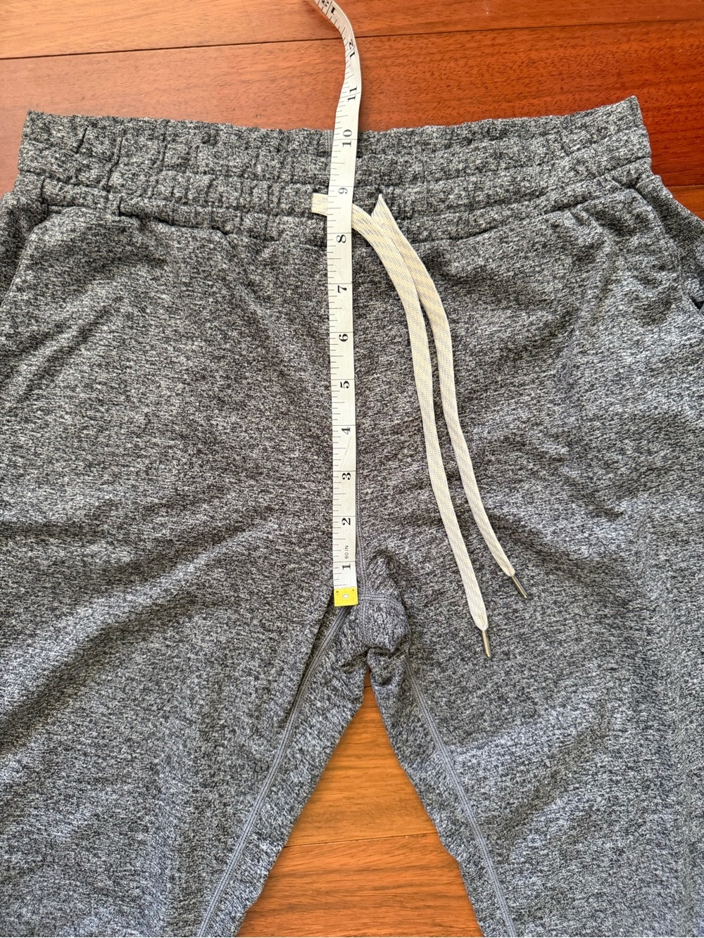 Vuori Heathered Gray Women’s Jogger Pants - Picture 5 of 7